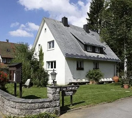 ホテル Gaestehaus Wald Und