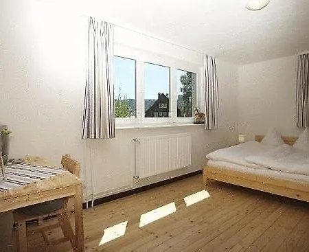 Gaestehaus Wald Und ホテル 3*